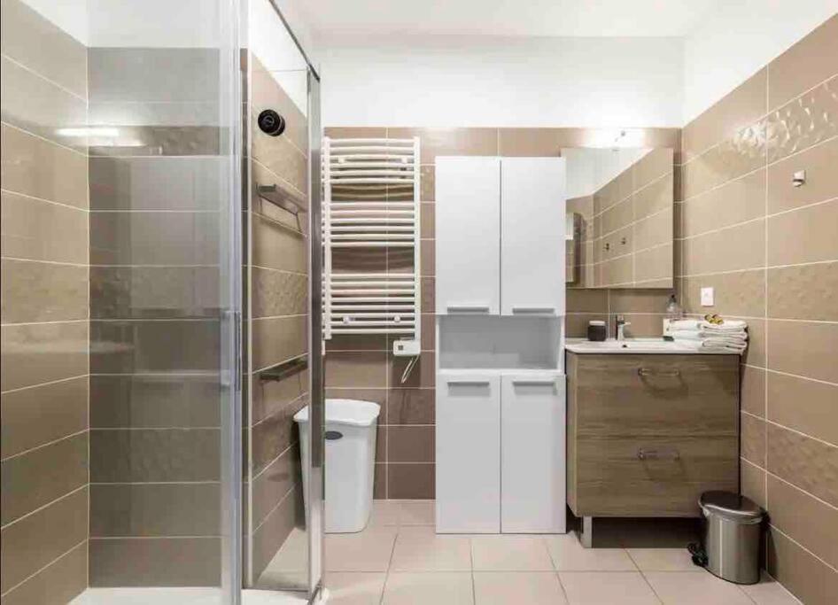 Logement Moderne Luxueux Parking Ac Cote De La Mer Nice Exterior foto